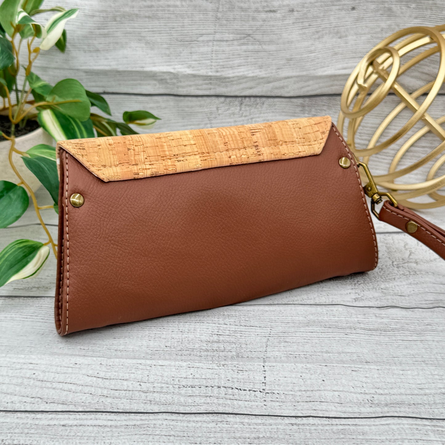 Nettie Clutch - Saddle