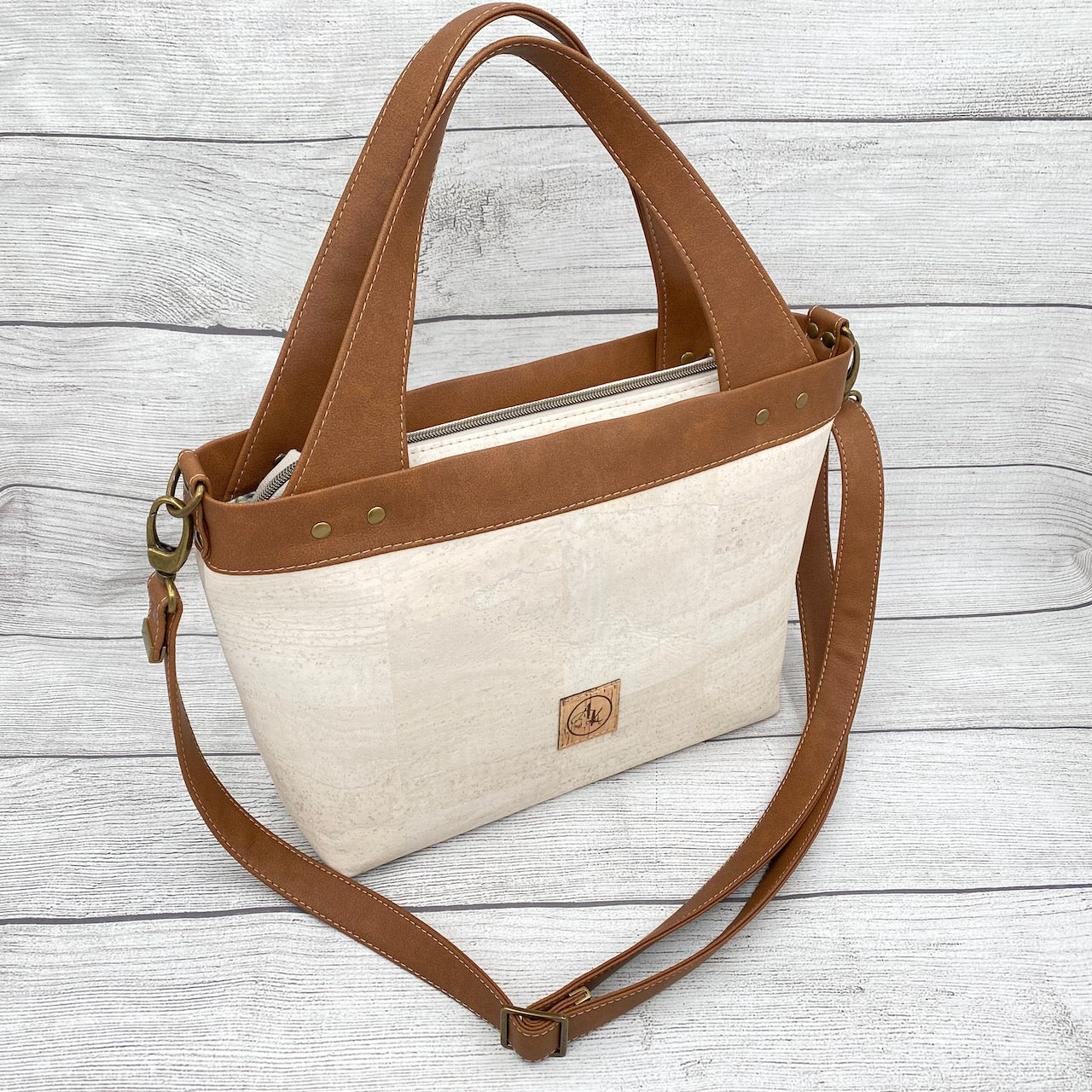 Coupeville Tote - White & Tan