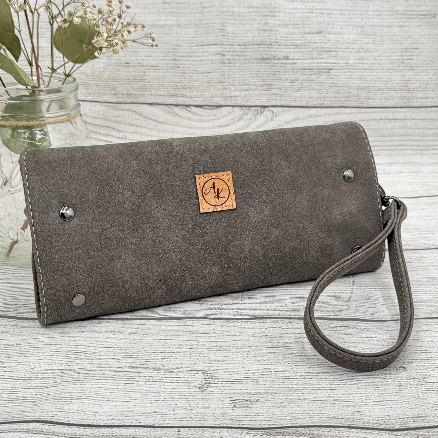 Deana Clutch - Graphite