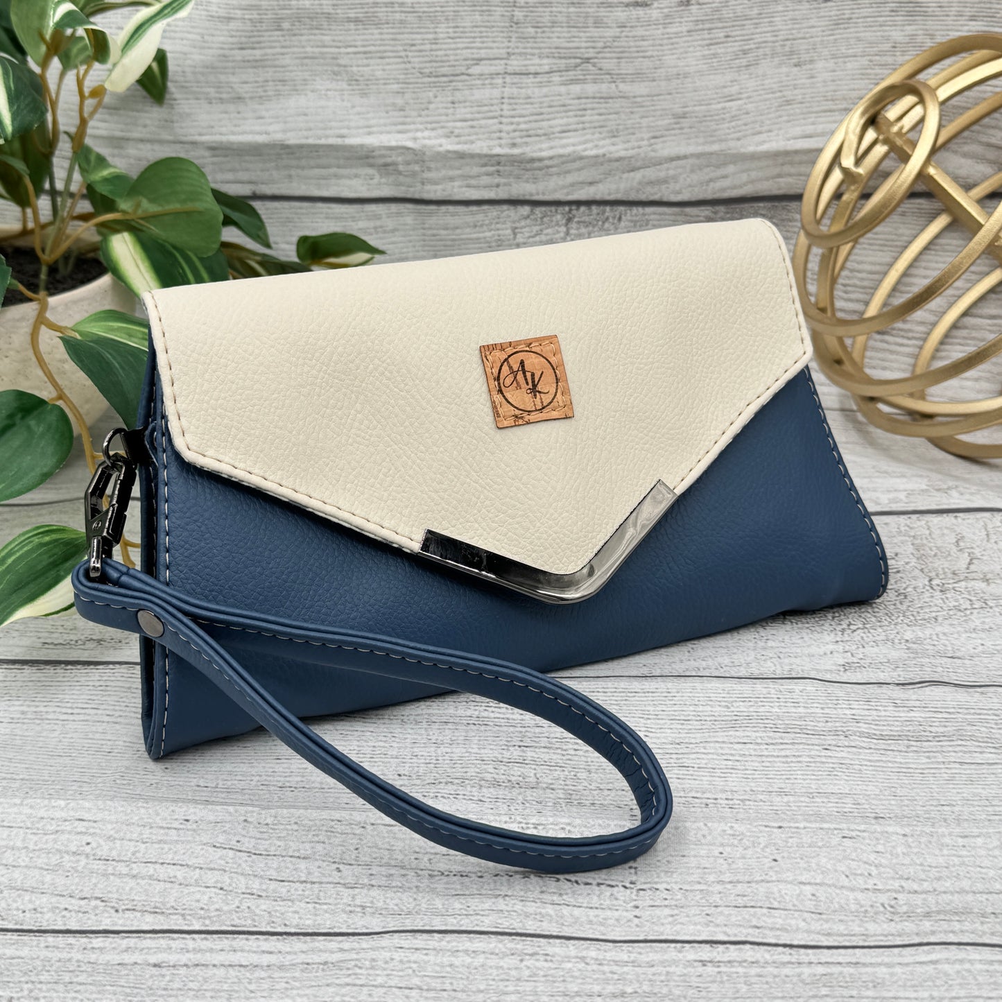 Nettie Clutch - Blueberry & Oat