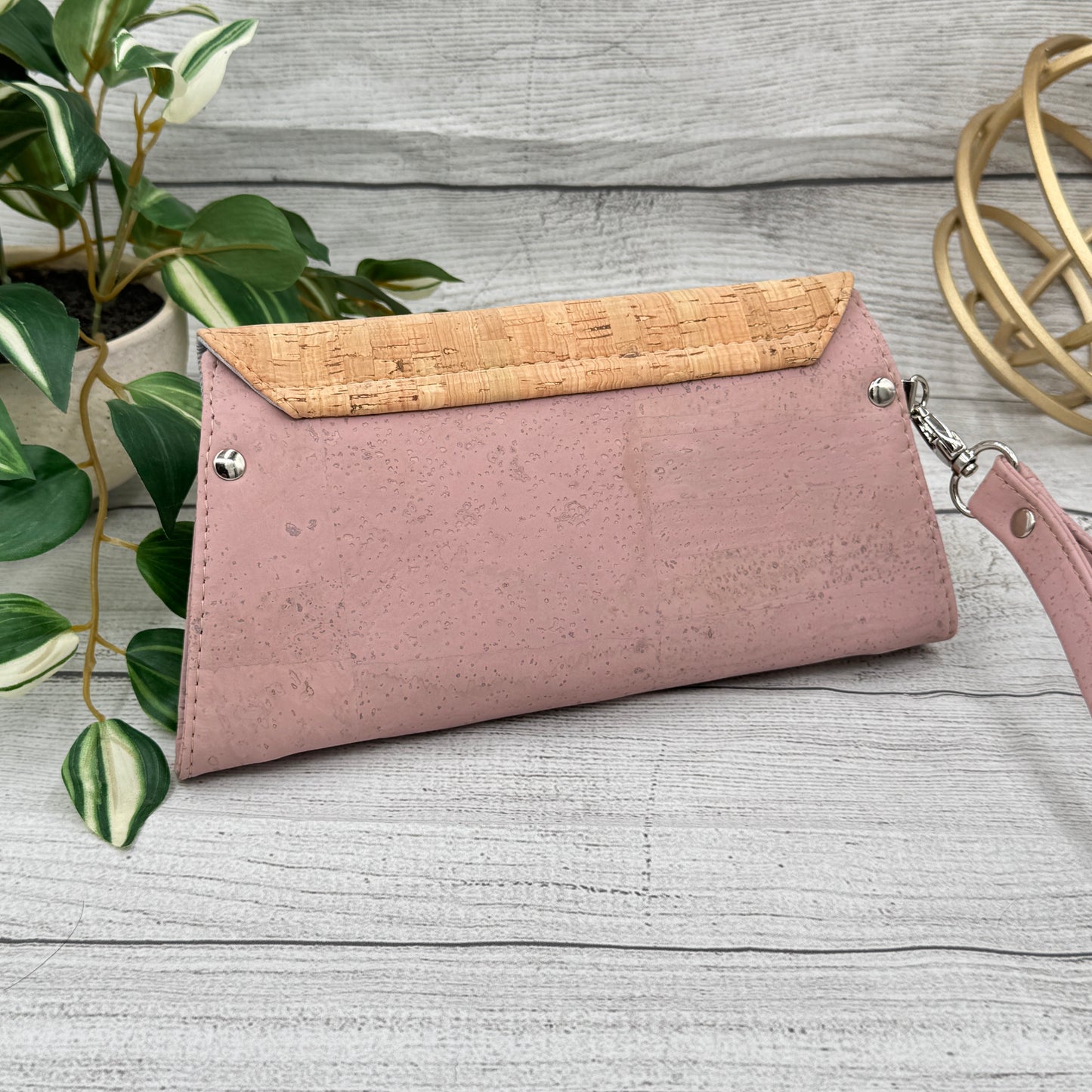 Nettie Clutch - Pink